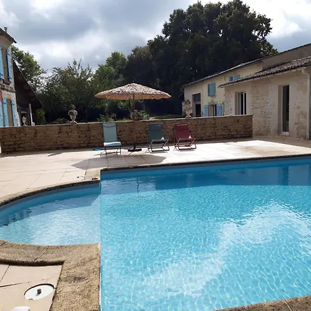 Guest house Domaine Fontcouverte Fontcouverte (Charente-Maritime)