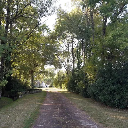 Domaine Fontcouverte בית הארחה
